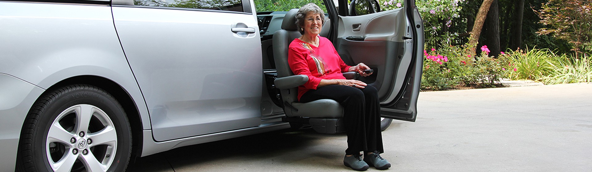 Toyota Sienna Auto Access Seat - Wheelchair Vans Inc